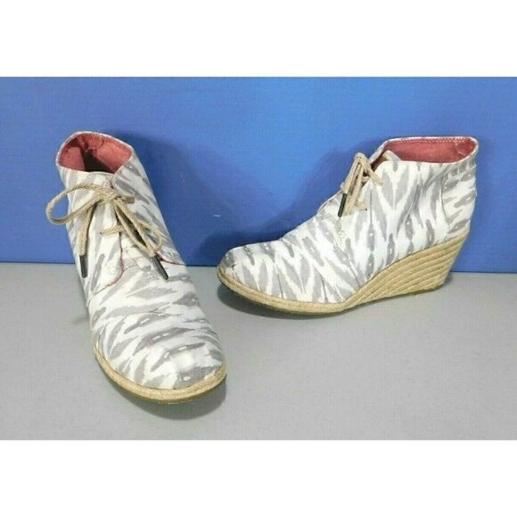 TOM'S GRAY & OFF-WHITE CANVAS WEDGE HEEL LACE UP SHOES, WOMAN'S SIZE 11 - Picture 1 of 8